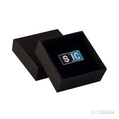 Firemní manžetové knoflíčky s logem SIC vyrobené na zakázku