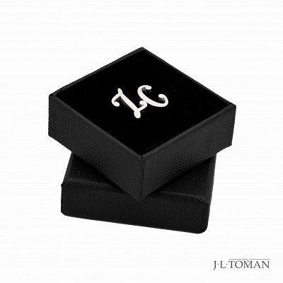 Stříbrná ozdoba do klopy s monogramem ZC