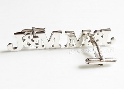 Stříbrné manžetové knoflíčky s monogramem J&M