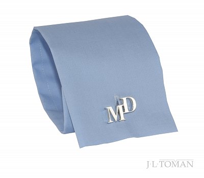Stříbrné manžetové knoflíčky s monogramem MD vyrobené na zakázku