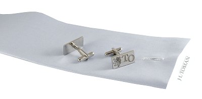 Stříbrné manžetové knoflíčky s motivem Českého státního znaku a monogramu TO vyrobené na zakázku